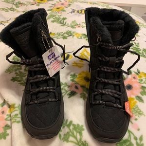 Black lace up ankle snow boots with zipper